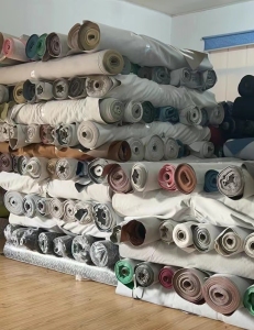 库存皮革，PVC皮革，二等库存皮革等，长期回收