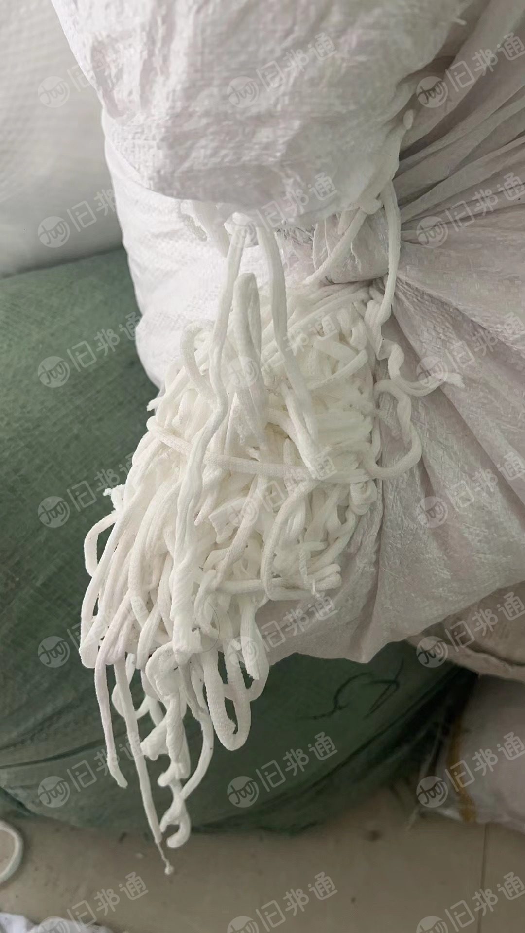 内衣厂下来的涤纶开花料,一周可下来20吨左右