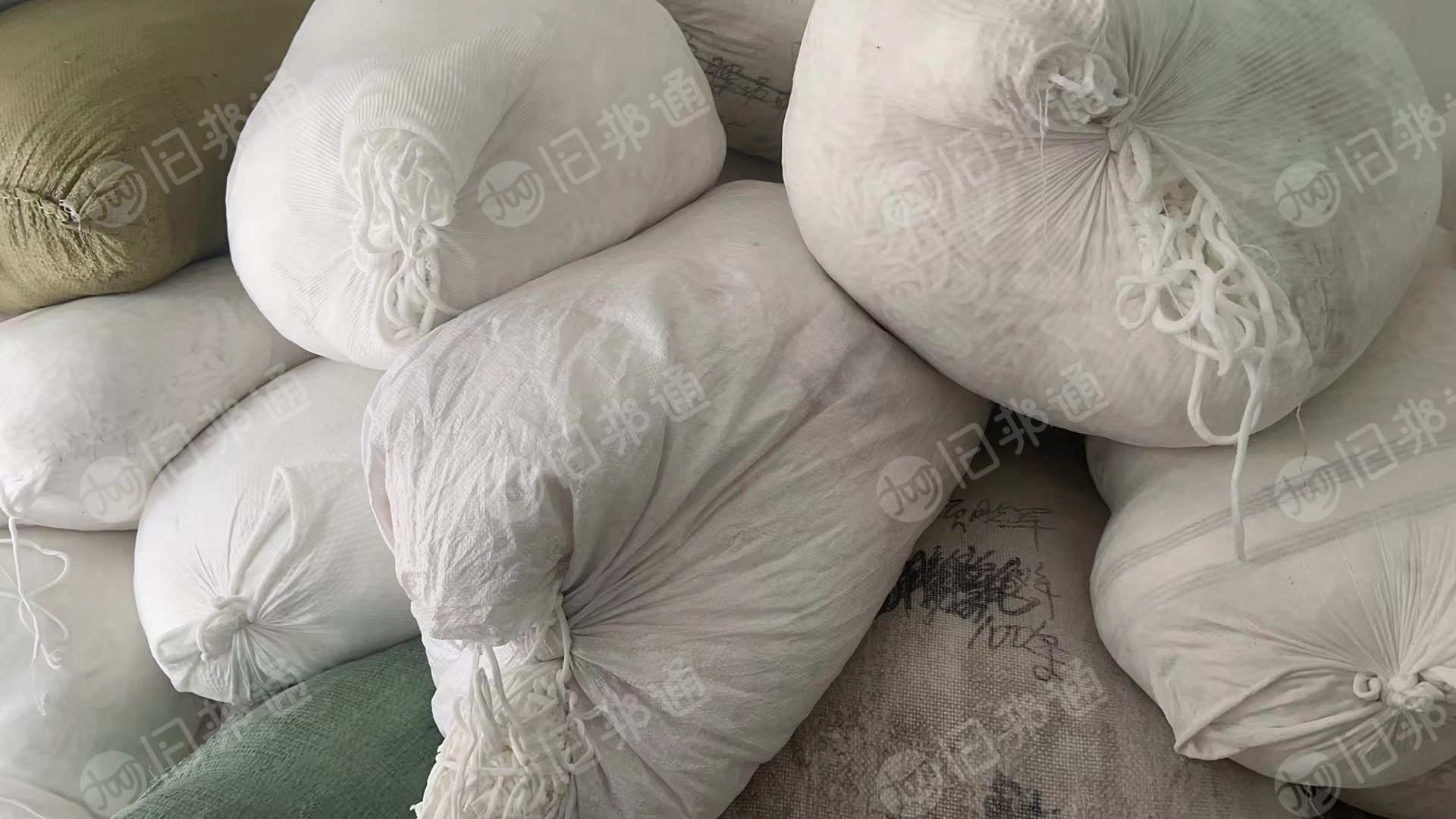 内衣厂下来的涤纶开花料,一周可下来20吨左右