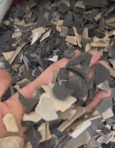 汽车内饰破碎料，月产量百吨，常年出售