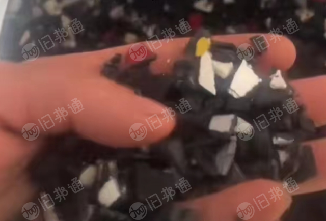 长期出售PP保险杠破碎料,摩配破碎料,汽车内饰等破群料,