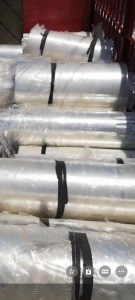 长期回收pet镀铝膜，pet原膜，要求：卷筒膜，厚度2.5-3.8丝，不带胶或者带轻胶，做金葱粉用