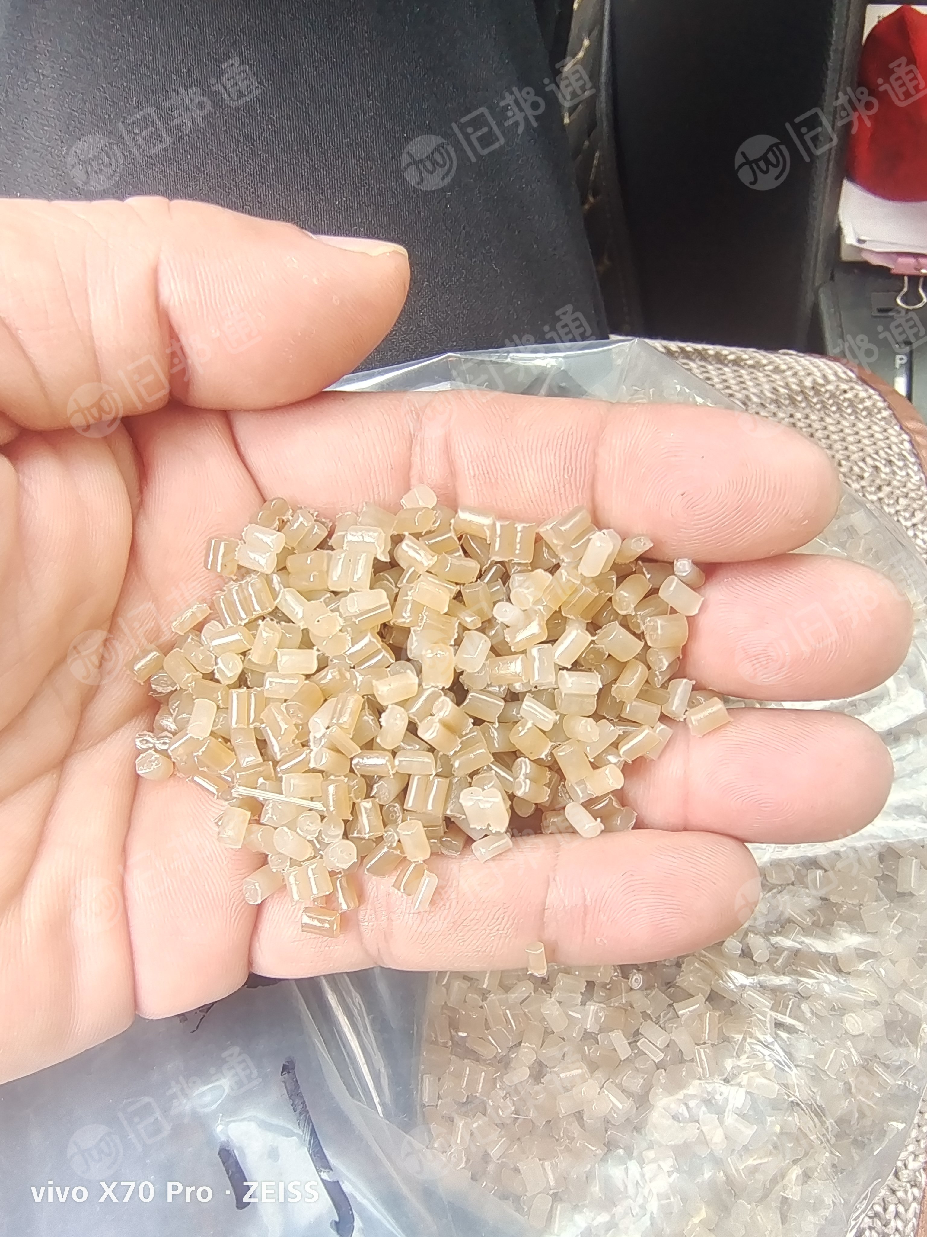 PE高压颗粒大量出售,过3层60目。月供100多吨