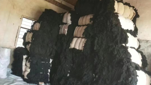 特黑回条车肚30吨左右出售