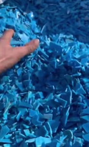 出售蓝色低压箱破碎料