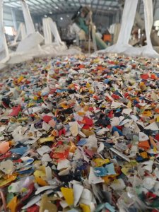 长期出售花乙破碎料，清洗甩干的，两天一挂车