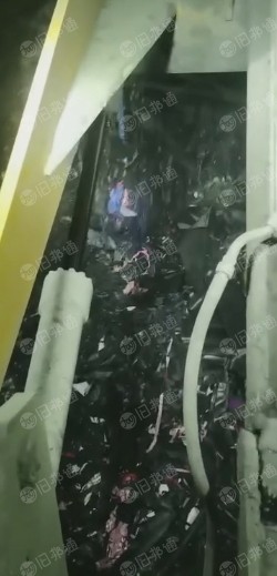pvc箱包革边角料,长期出售