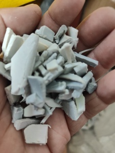 pp透明荔枝筐粉碎料，洗衣机大白二白粉碎料，盐水瓶粉碎料长期回收