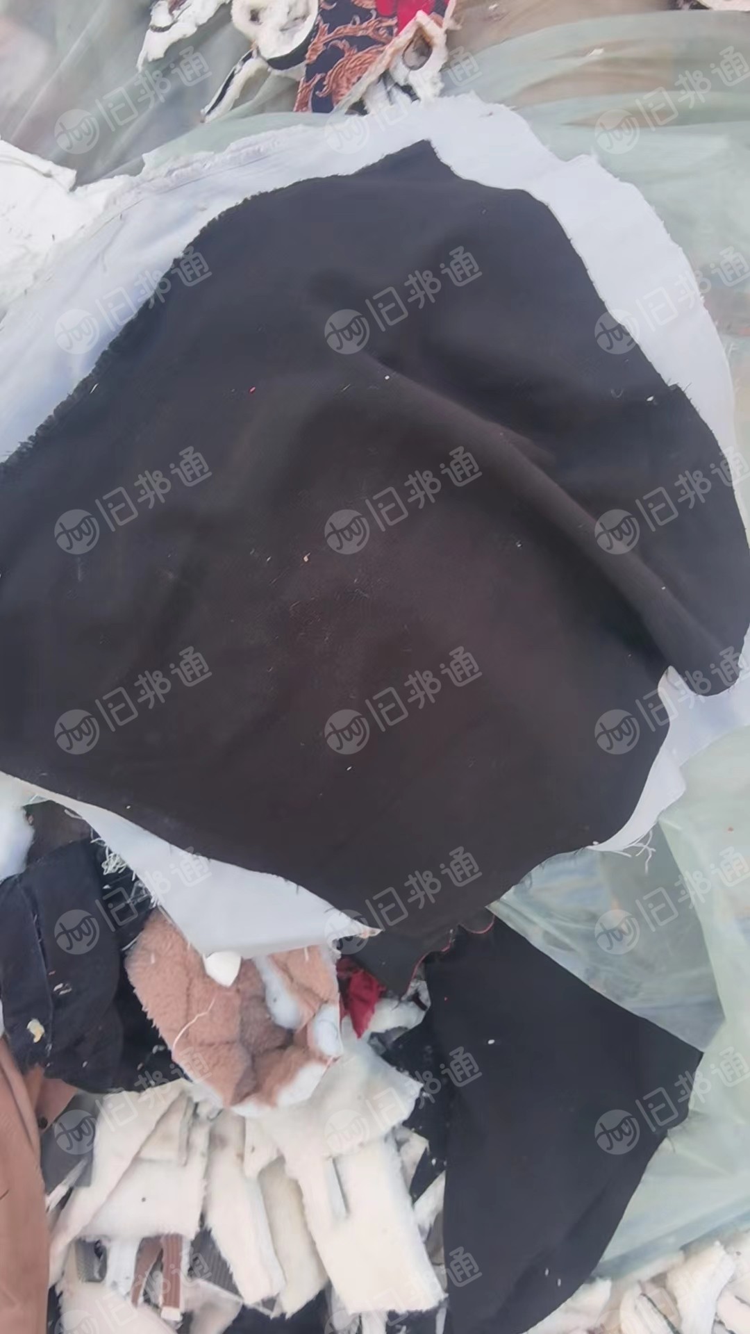 涤棉卷子拼接布4吨左右,涤棉布块5吨左右出售,80棉20涤