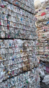 PE大白乙压块，小白乙压块长期出售，大小白分开打的，月供70吨