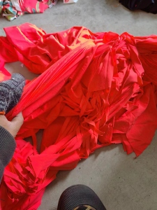 氨纶废布料，冰丝料，泳装下脚料，大量出售