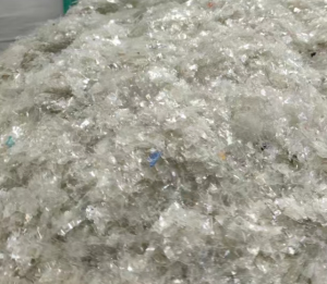 长期出售PET膜破碎料，聚酯膜破碎料