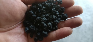 pet黑色泡料，长丝机无纺布下脚料制作下来的，现货18吨，长期出售