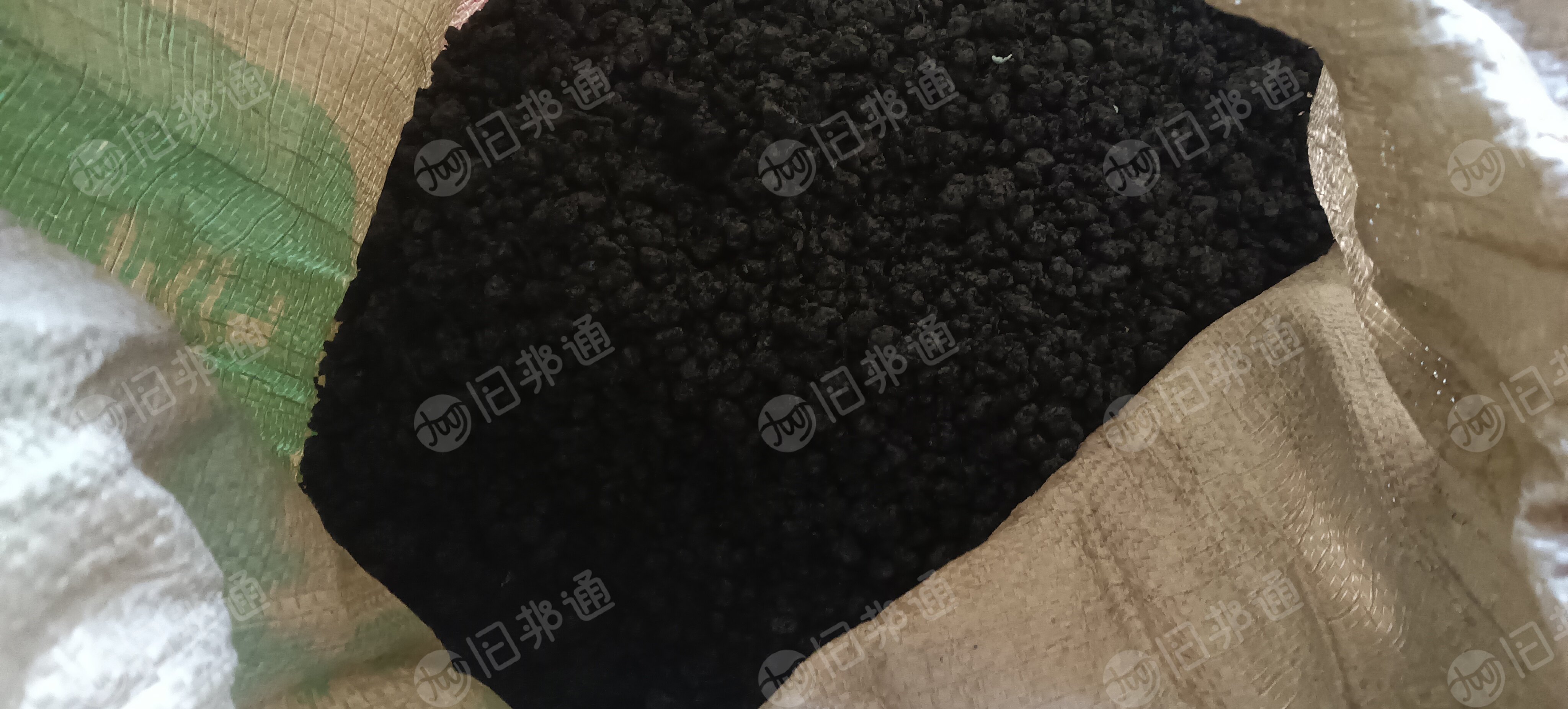pet黑色泡料,长丝机无纺布下脚料制作下来的,现货18吨,长期出售