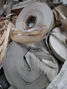 长期出售PVC封边条废料，现货15-20吨