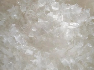 透明丙PP输液瓶破碎料长期大量出售，现货100多吨。全部都是制药厂生产的