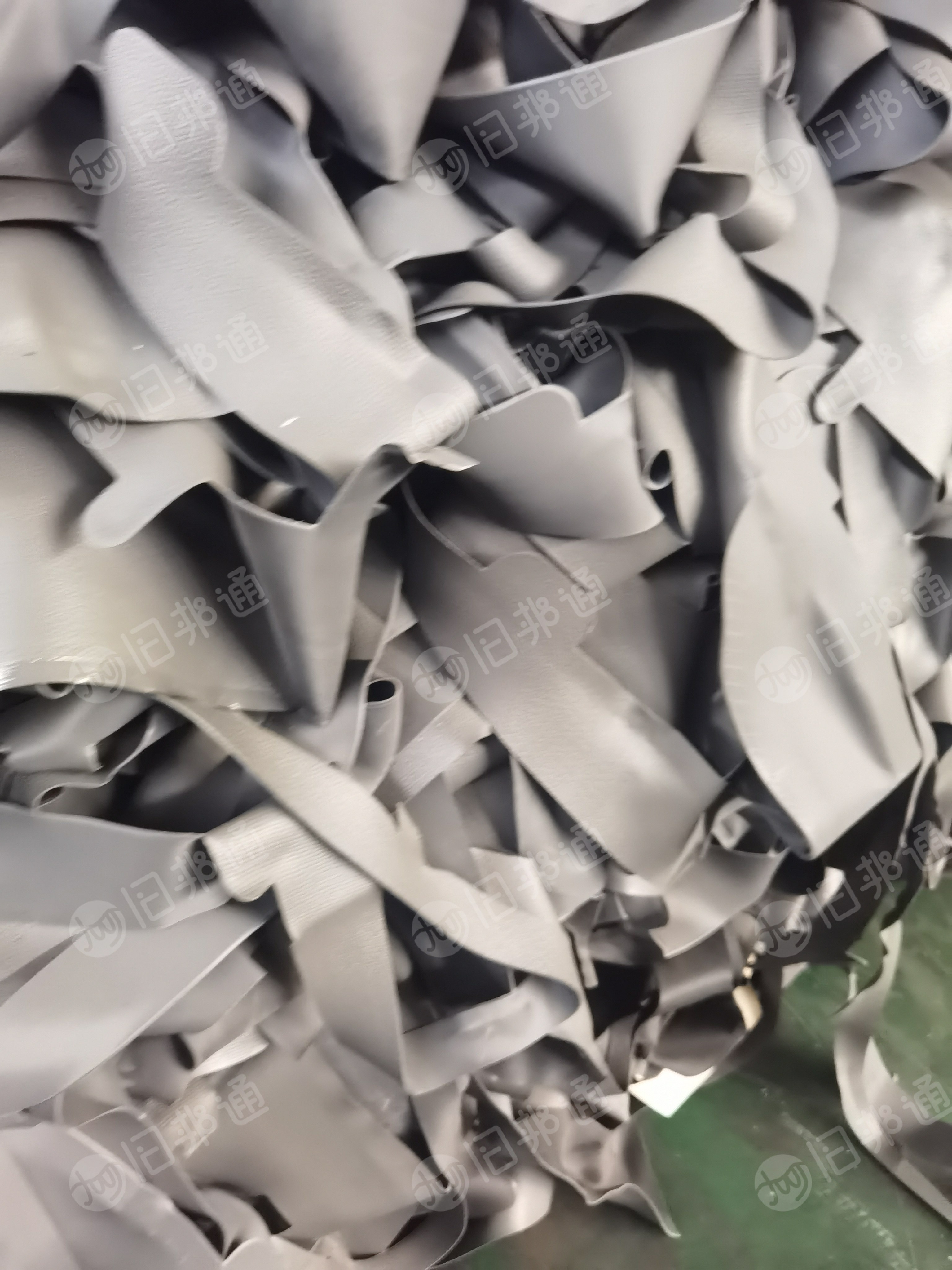 出售纯PVC汽车革边料,出售软质PVC玩具边料,每月200吨左右