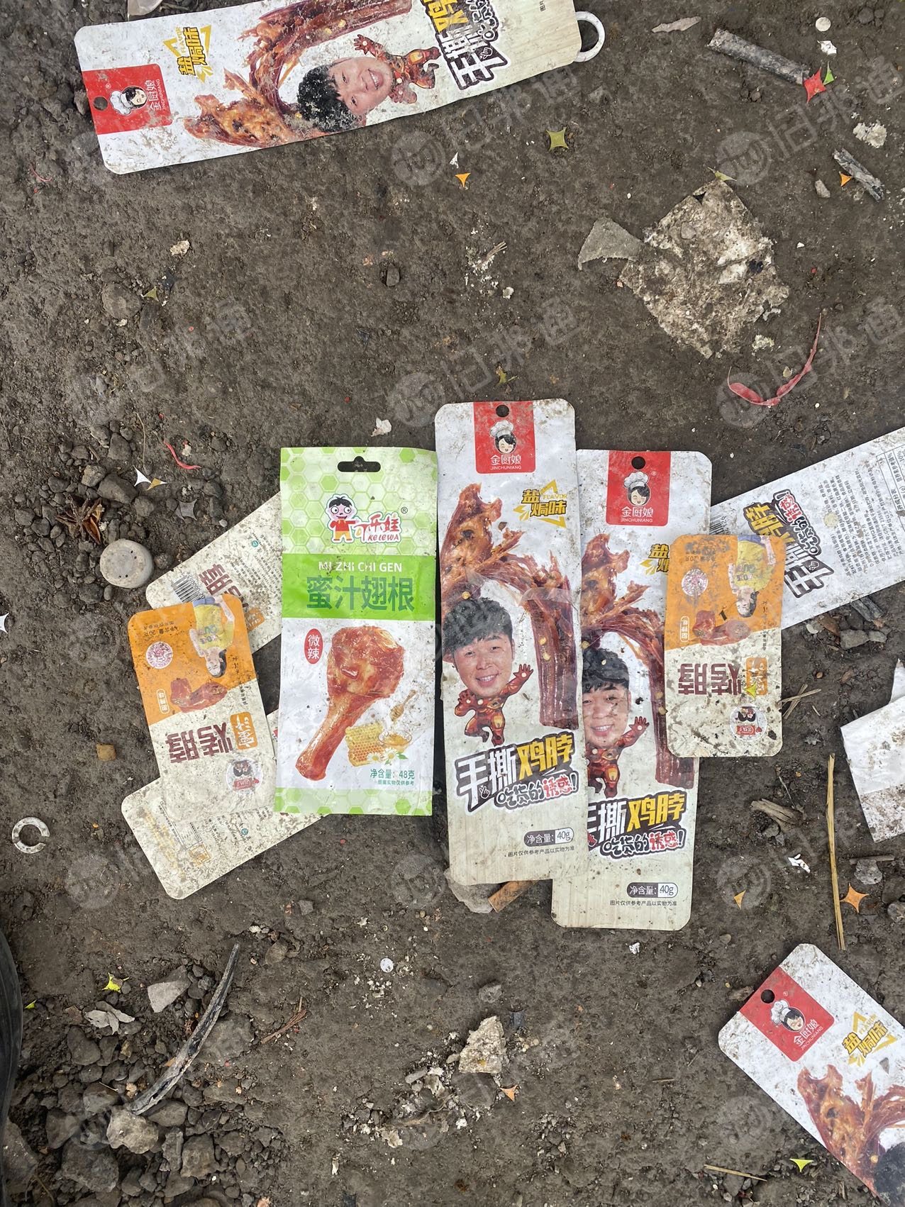 彩印厂下来的铝塑膜,含铝20左右,长期回收