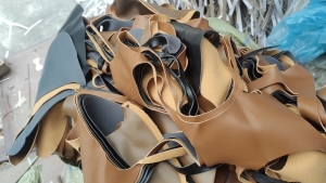 pvc皮革边角料，月供10吨，长期出售