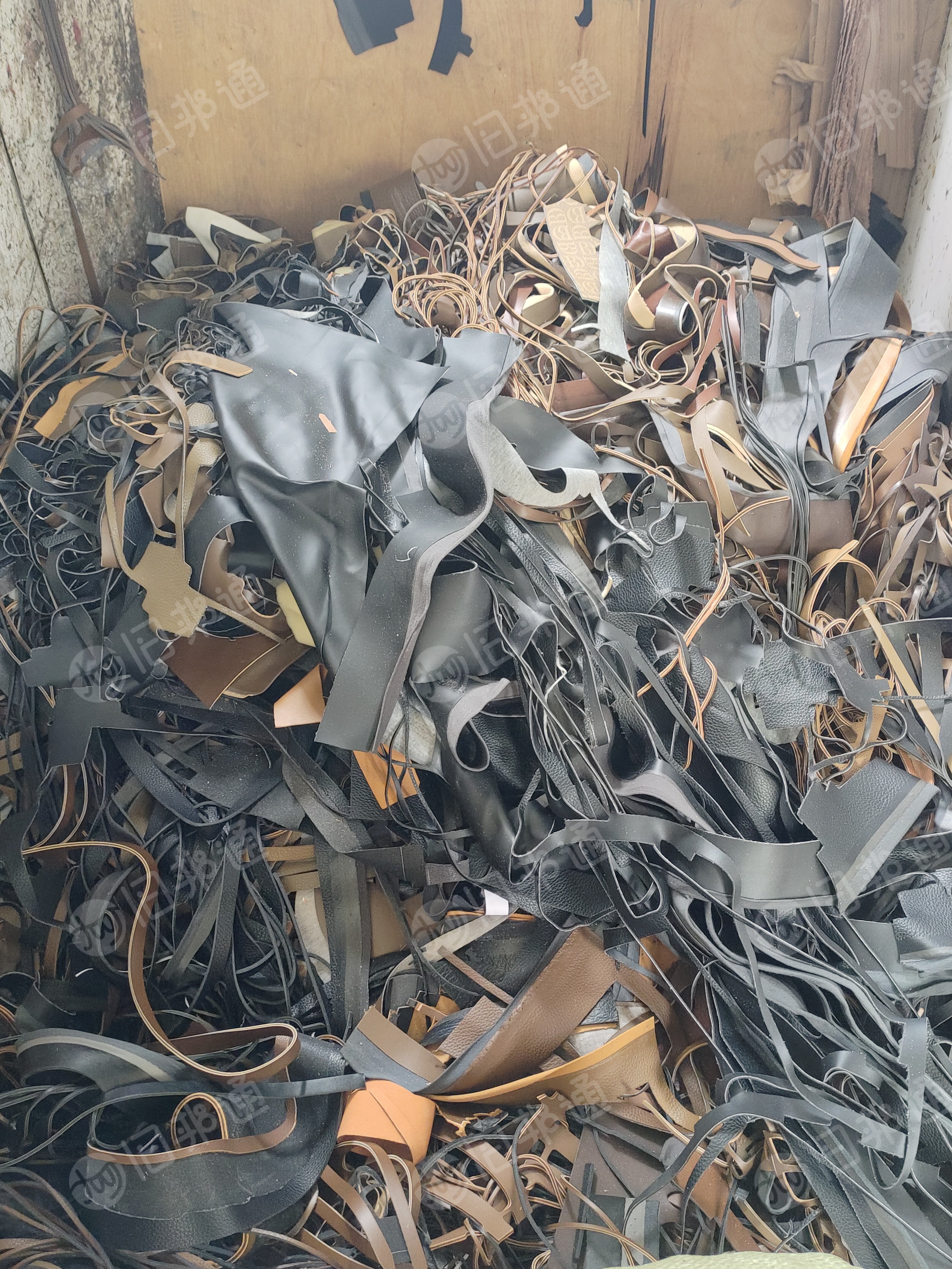 pvc皮革边角料,月供10吨,长期出售