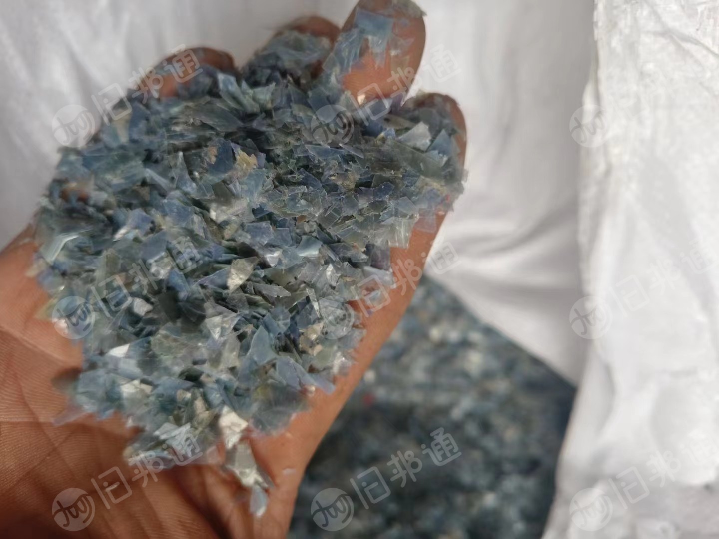 铝合金包装膜破碎料,PVC壁纸破碎料,现货30吨出售