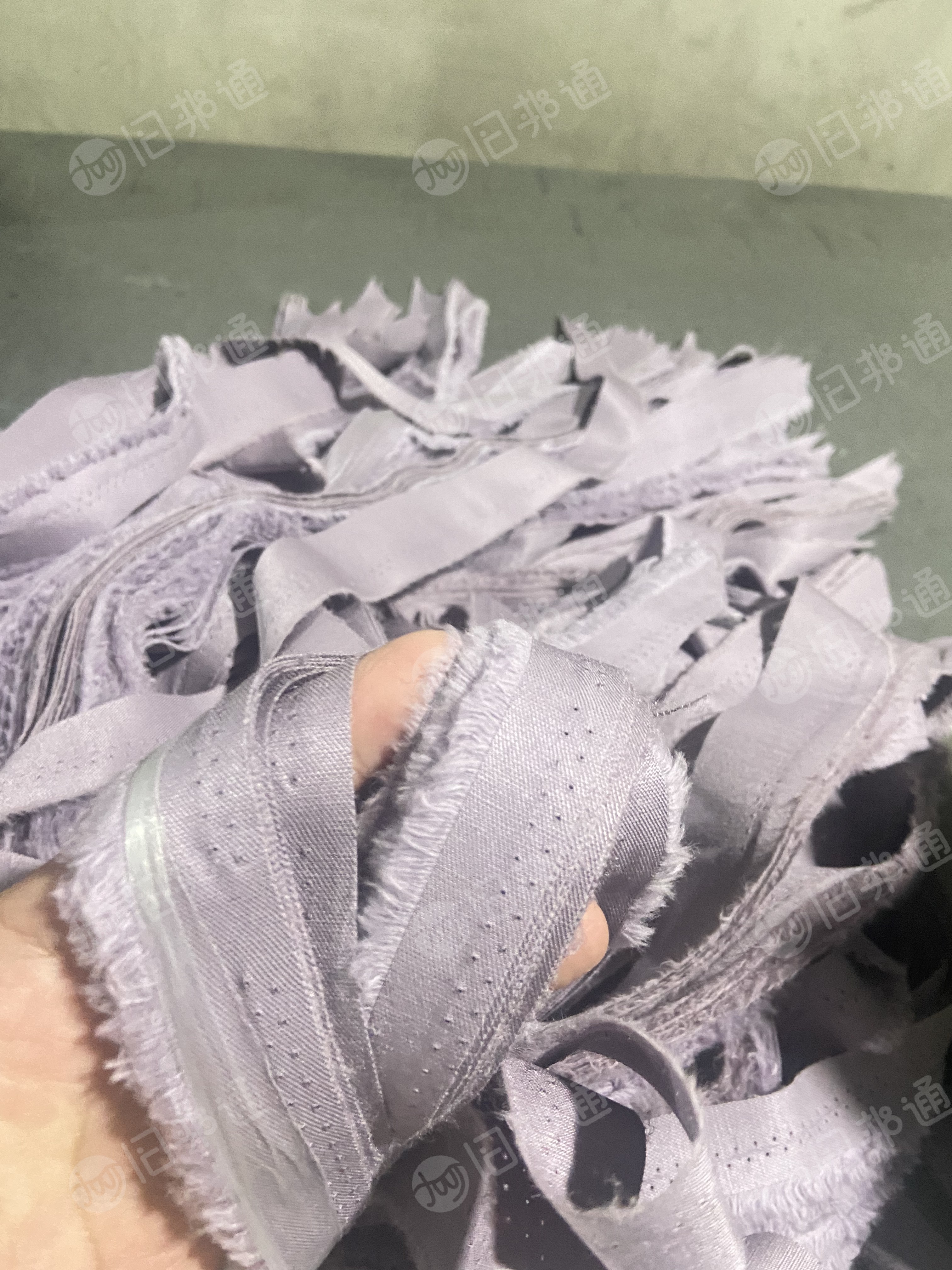 服装厂裁床下脚料,涤纶跟三合一复合料,长期出售