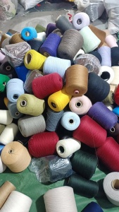 杂色羊毛纱低价处理一批