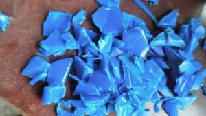 长期出售大蓝桶破碎料，干净无水分无杂质，现货20吨