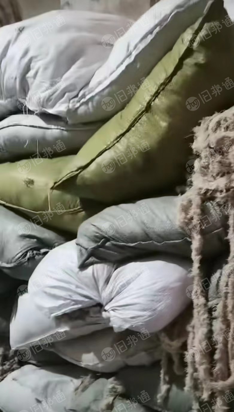 开毛厂原料,澳毛小白毛,梳开碳化毛,回毛回丝,碳化精短,皮剪毛,大量出售