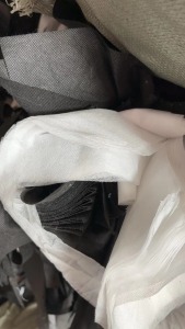 PP无纺布下脚料黑白灰三个颜色出售，现货30吨