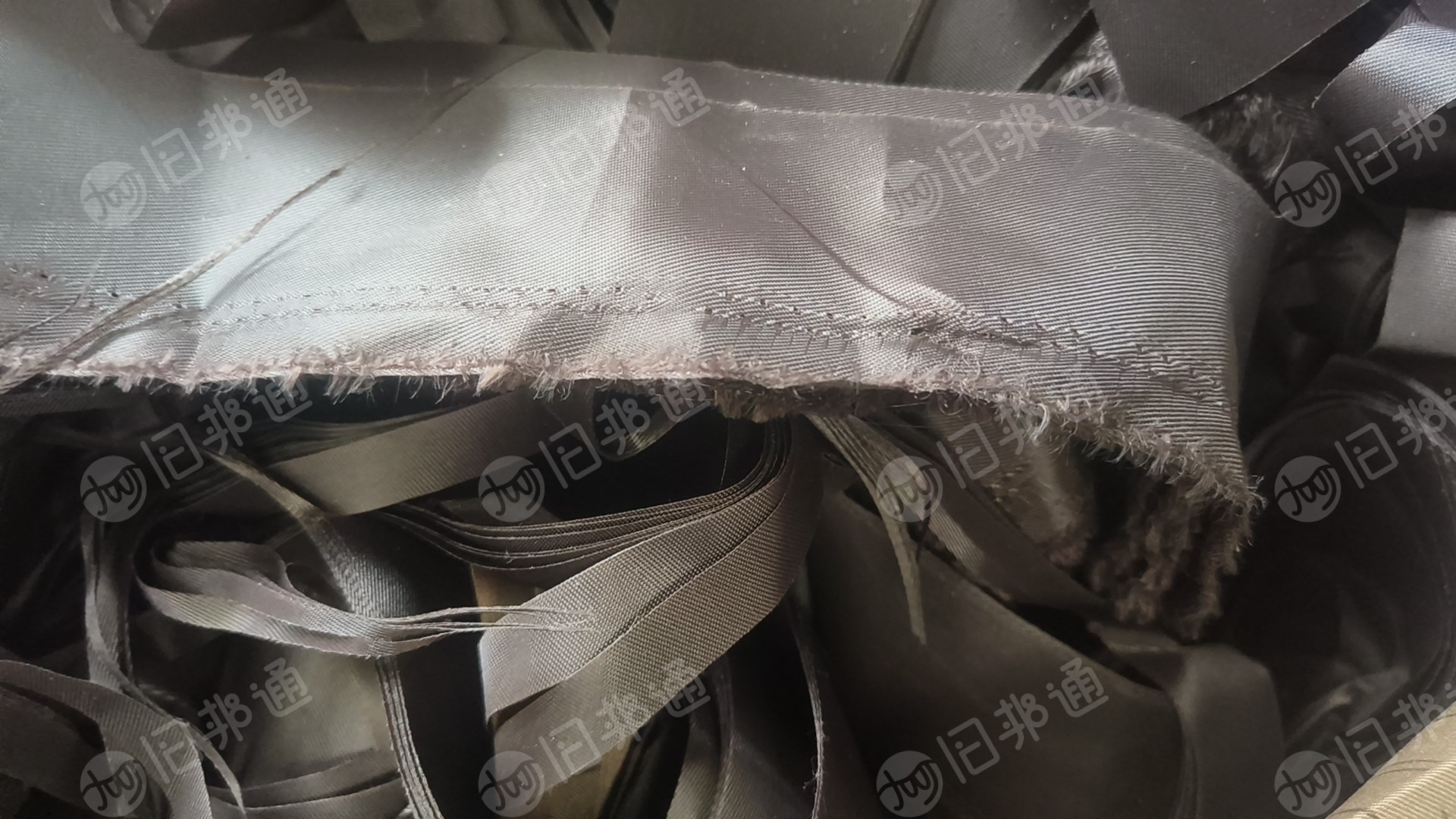 常年回收箱包布,月需2000吨