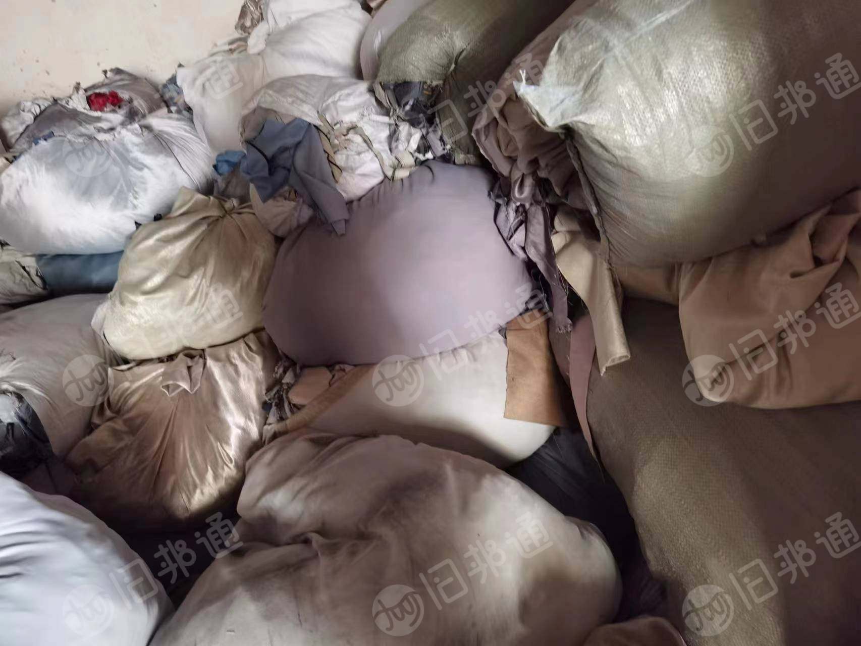 涤纶拉丝料,窗帘布边料,沙发布边料,涤纶废布,可做切片,泡料,长期大量出售