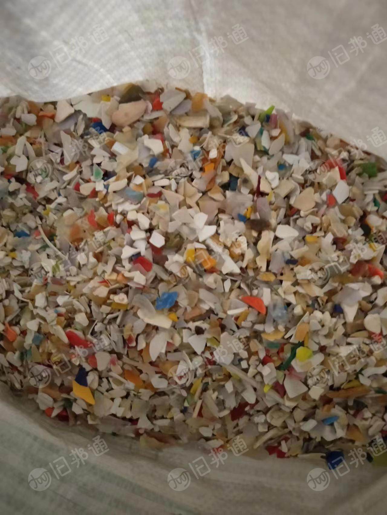 玩具厂下来的pvc粉碎料,可做碳晶板用,月供200吨,长期出售