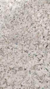 长期出售各种颜色热洗瓶盖料