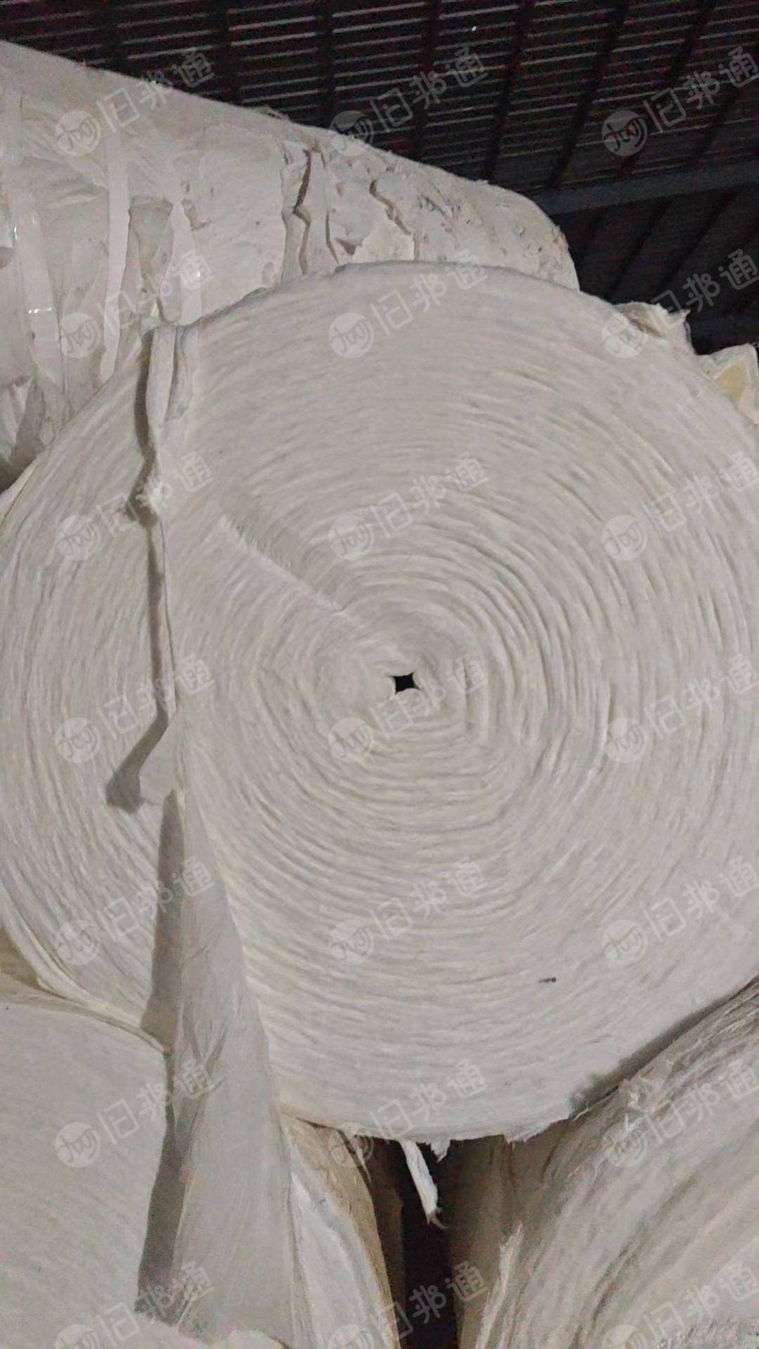 PP木浆卷材料17吨出售，其中有2吨左右纯PP无纺布