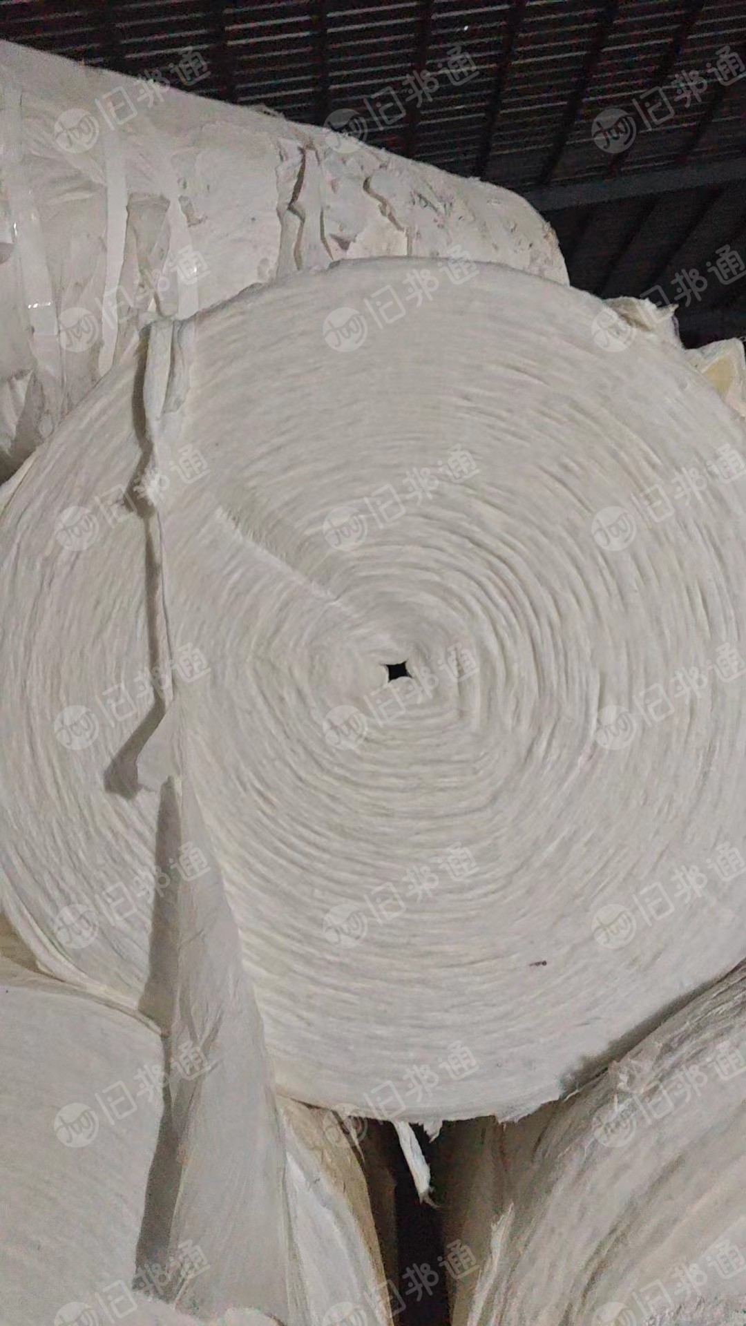 PP木浆卷材料17吨出售,其中有2吨左右纯PP无纺布