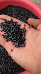 尼龙布角颗粒，现货100多吨，长期出售