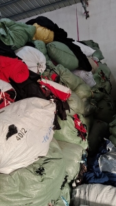 针织全棉碎布，针织下脚料，梭织下脚料，全棉，涤棉都有，长期大量出售