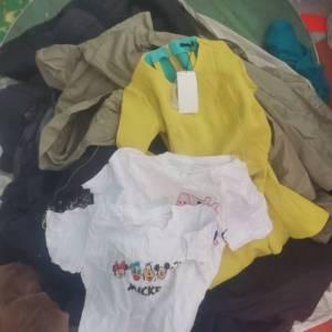 衣服 鞋子 棉被 出售 服装城布料，大量出售