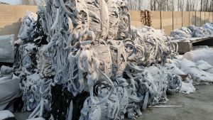 复合土工膜下脚料和地毯下脚料出售