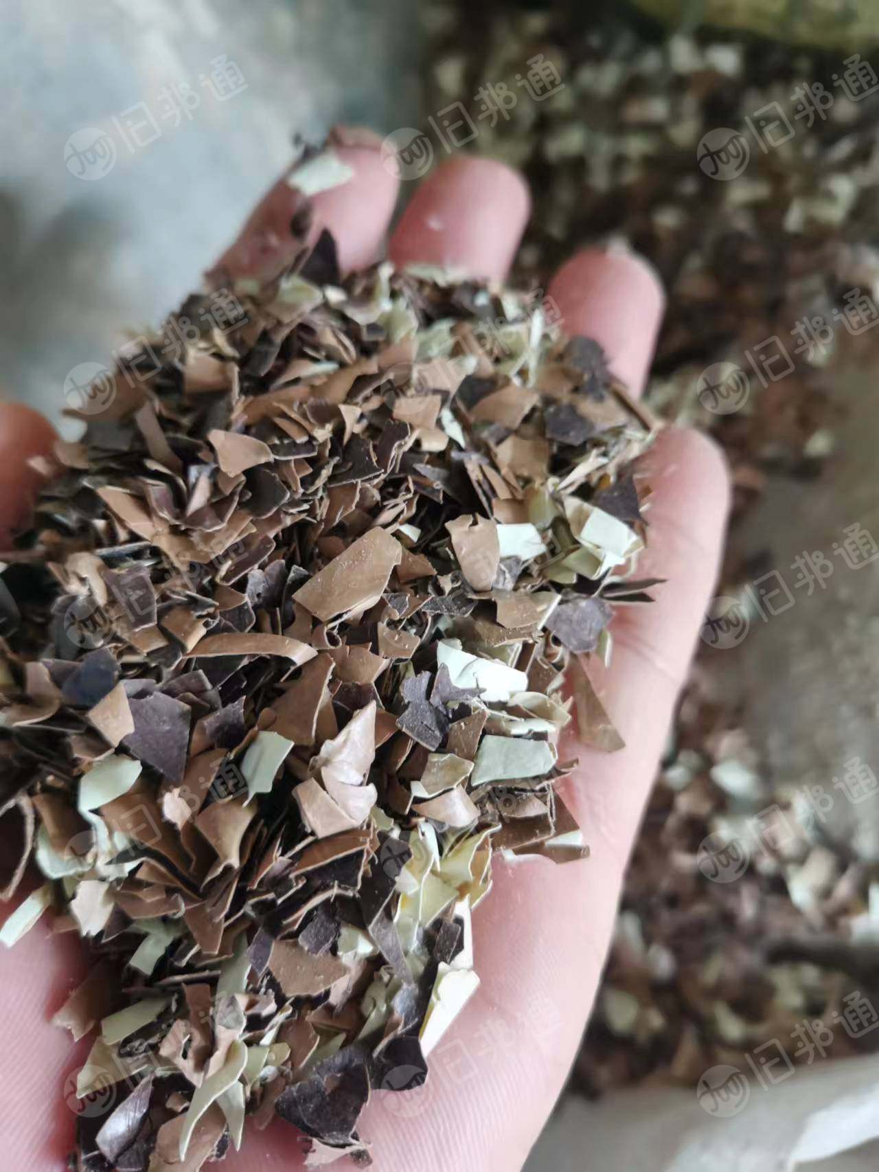 长期出售色PVC壁纸破碎料
