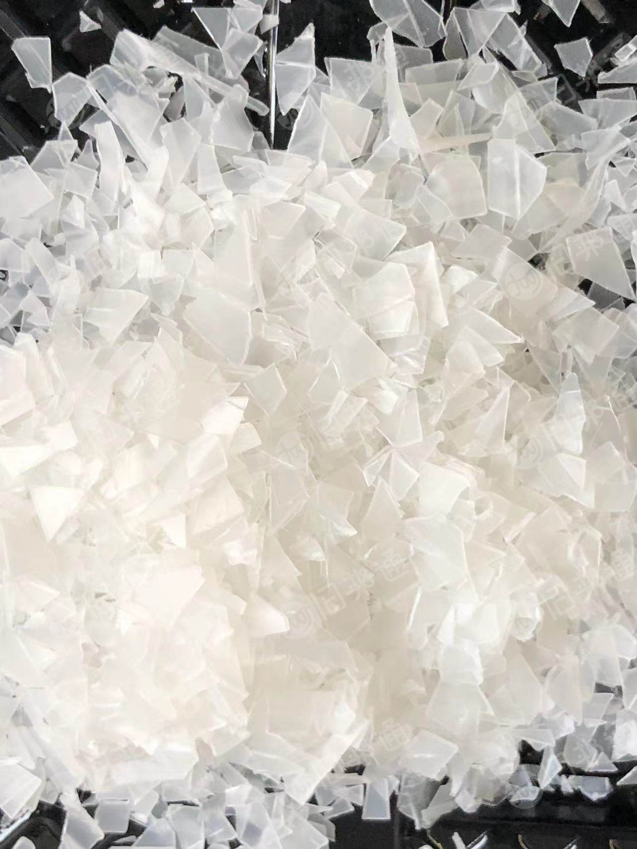 乳白PP吸塑盒破碎料长期出售,月供100吨