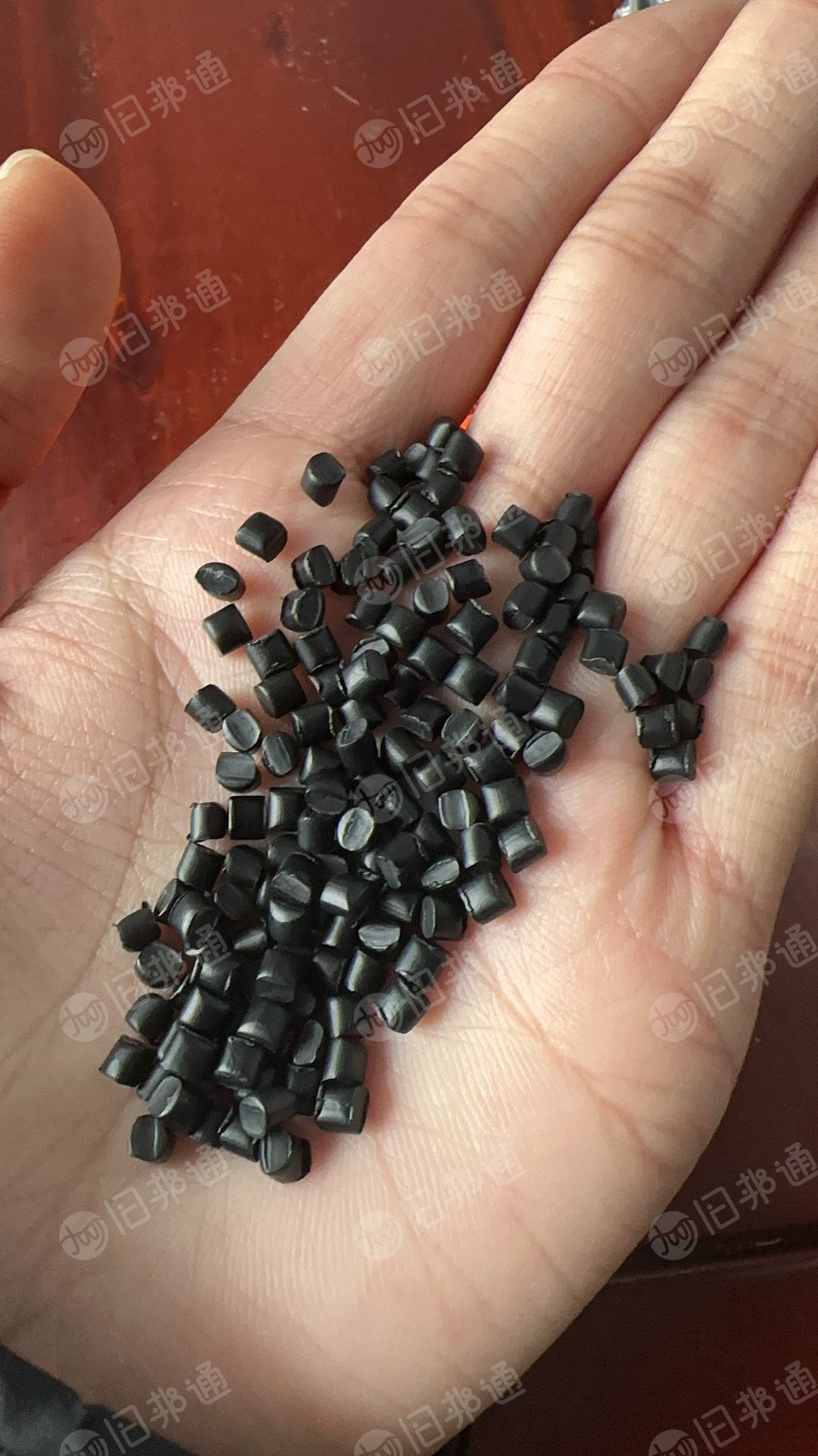 日本黑色EVA颗粒有一批出售,现货50吨,外国进口的