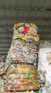 长期出售PET瓶砖，聚酯瓶砖