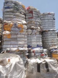 PP涂料桶压块长期出售，现货10几吨，月供20来吨