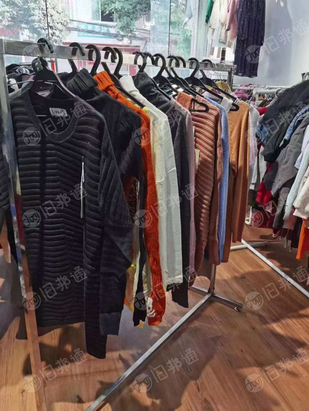 女士2000件秋冬杂款出售,全清3.8元,全是毛衣针织衫