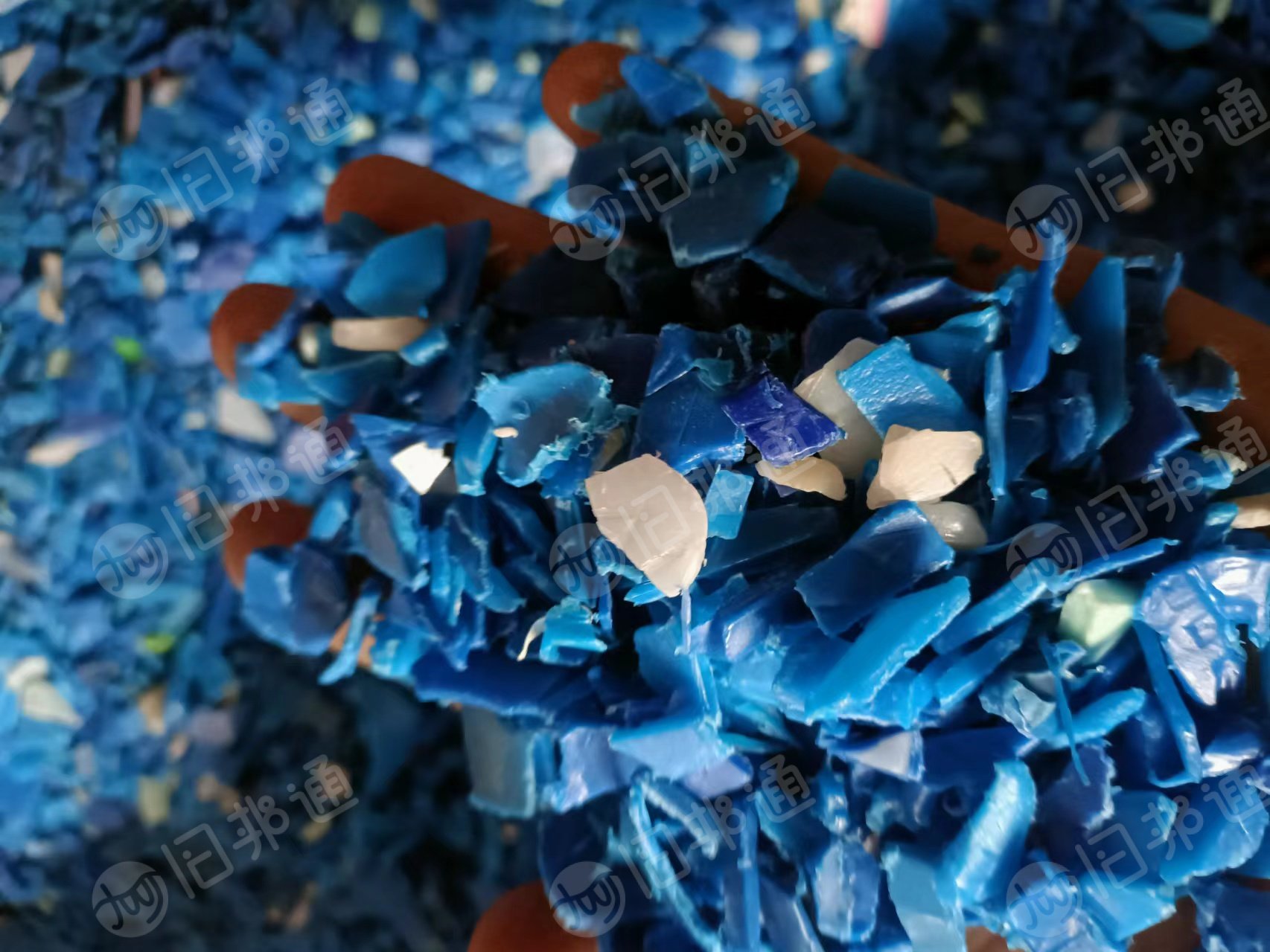 出售低压破碎料，其中纯大蓝破碎料、小蓝破碎料，白壶破碎料，吨桶破碎料