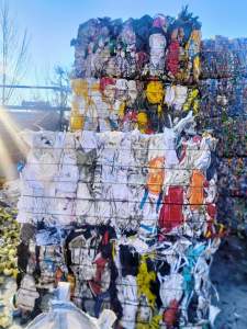 出售花桶压块，花丙压块，两车6.8米