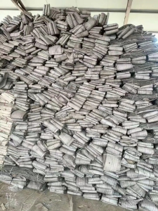 长期出售二手除尘布袋，现货几百吨，已清洗好可按客户要求改尺寸