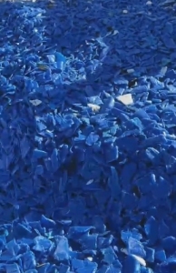 出售小蓝桶破碎料，现货2挂车